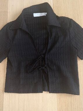 Astr Black Textured Cropped Knit Top